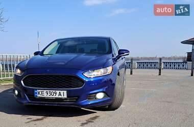 Седан Ford Fusion 2015 в 