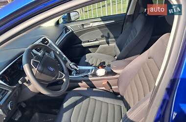 Седан Ford Fusion 2015 в 