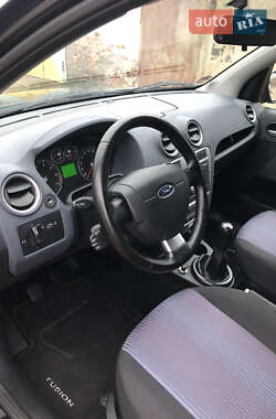 Хэтчбек Ford Fusion 2011 в 