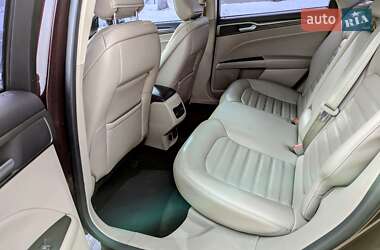 Седан Ford Fusion 2017 в 