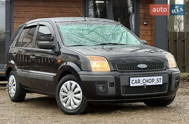 Хэтчбек Ford Fusion 2008 в 