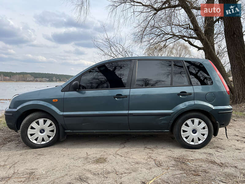 Хетчбек Ford Fusion 2003 в Дунаївцях