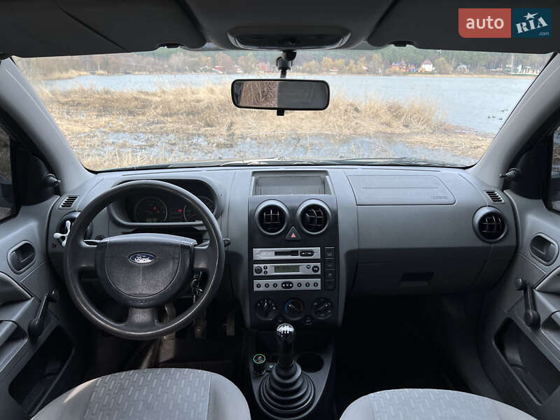 Хетчбек Ford Fusion 2003 в Дунаївцях