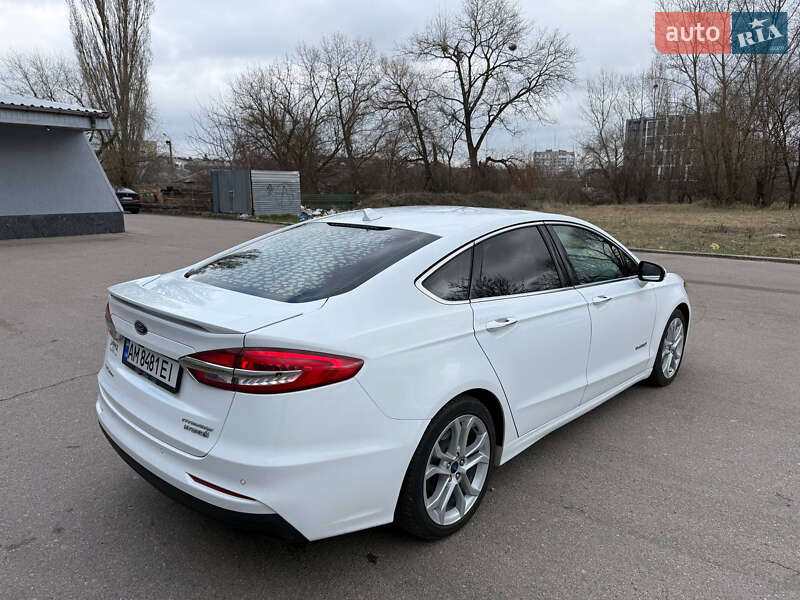 Седан Ford Fusion 2018 в Бердичеві