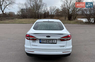 Седан Ford Fusion 2018 в 