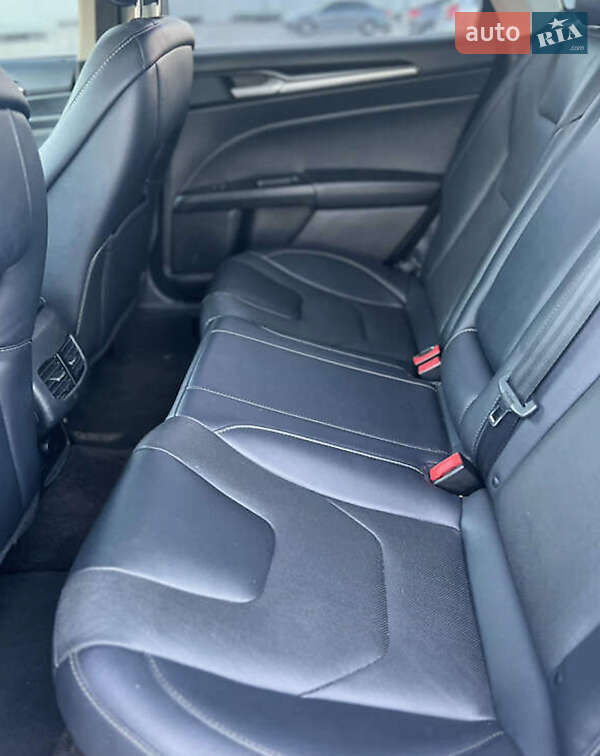 Седан Ford Fusion 2018 в Львове