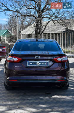 Седан Ford Fusion 2013 в 