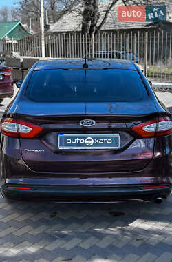 Седан Ford Fusion 2013 в 