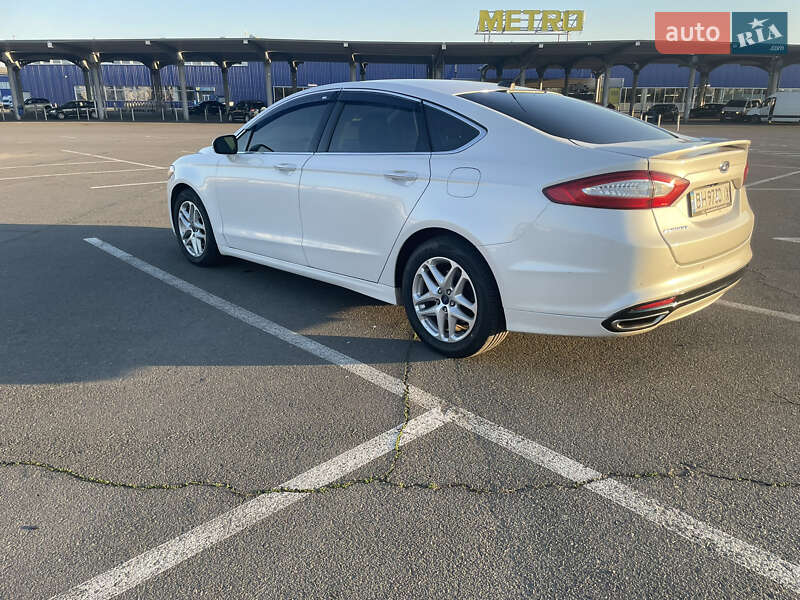 Седан Ford Fusion 2013 в Одесі