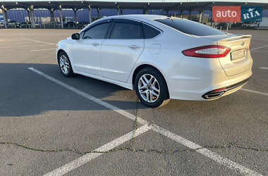 Седан Ford Fusion 2013 в 