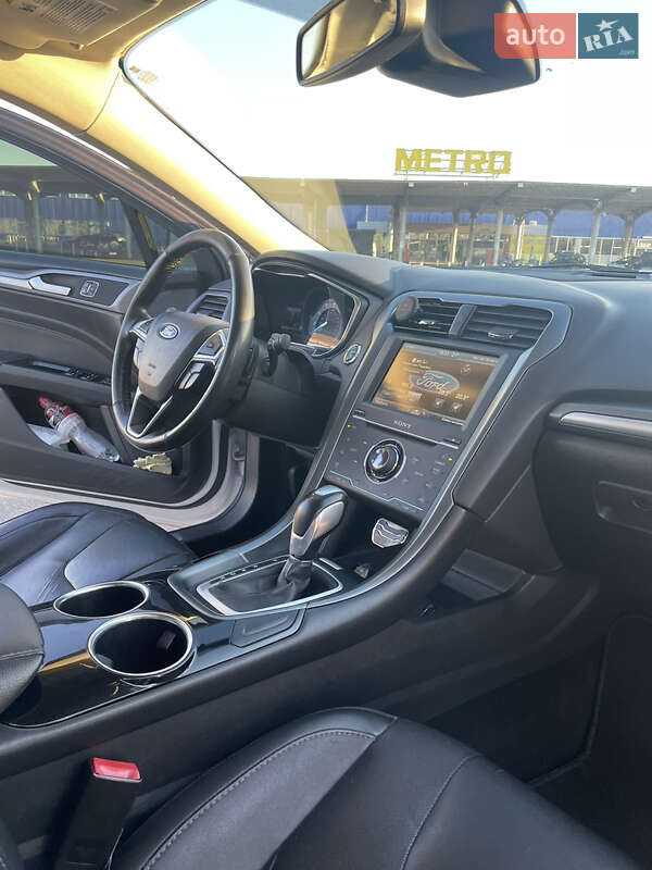 Седан Ford Fusion 2013 в Одесі