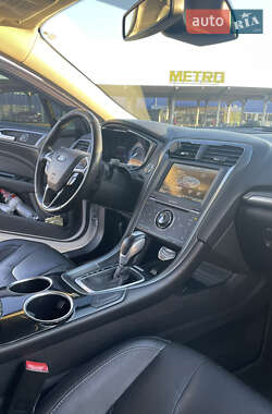 Седан Ford Fusion 2013 в 