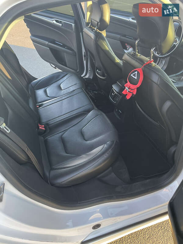 Седан Ford Fusion 2013 в Одесі