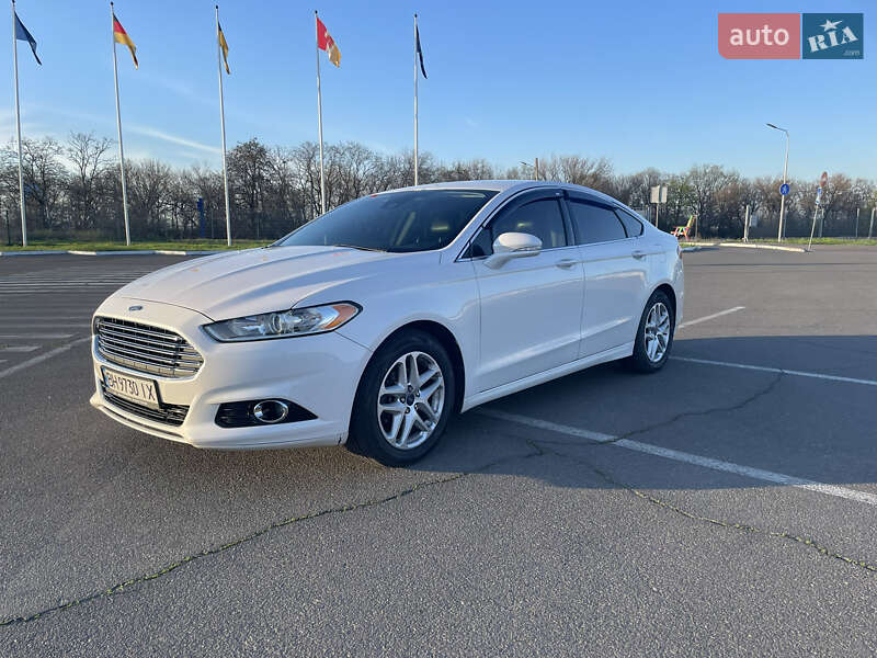 Седан Ford Fusion 2013 в Одесі