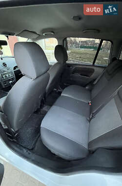 Хэтчбек Ford Fusion 2008 в 