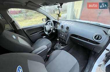Хэтчбек Ford Fusion 2008 в 