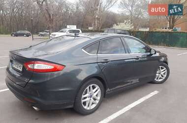 Седан Ford Fusion 2015 в 