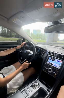 Седан Ford Fusion 2020 в 