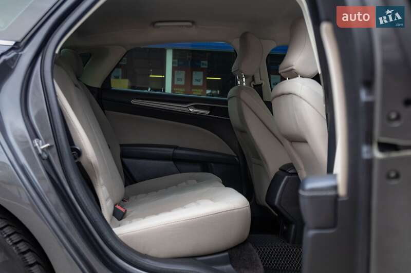 Седан Ford Fusion 2016 в Каменском