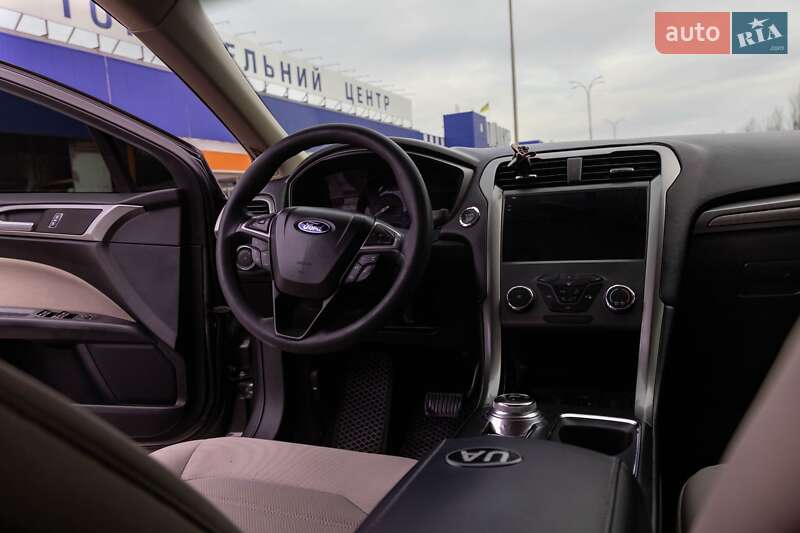 Седан Ford Fusion 2016 в Каменском