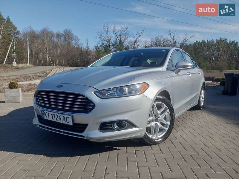 Седан Ford Fusion 2013 в 