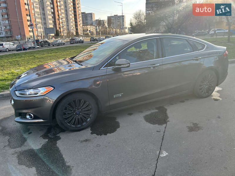 Седан Ford Fusion 2015 в Киеве