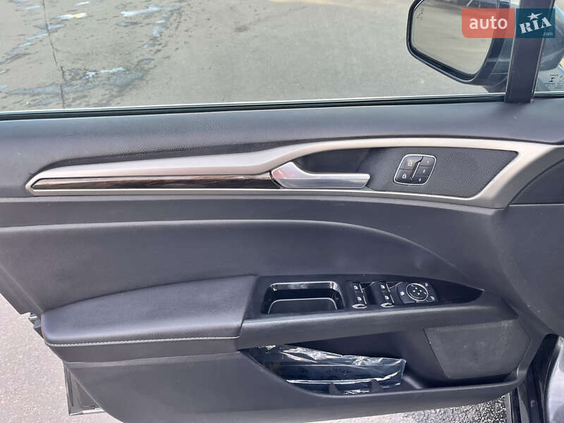 Седан Ford Fusion 2015 в Киеве
