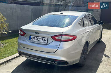 Седан Ford Fusion 2016 в 