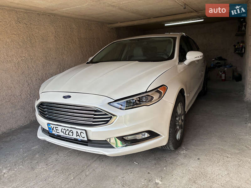 Седан Ford Fusion 2016 в Тернівці