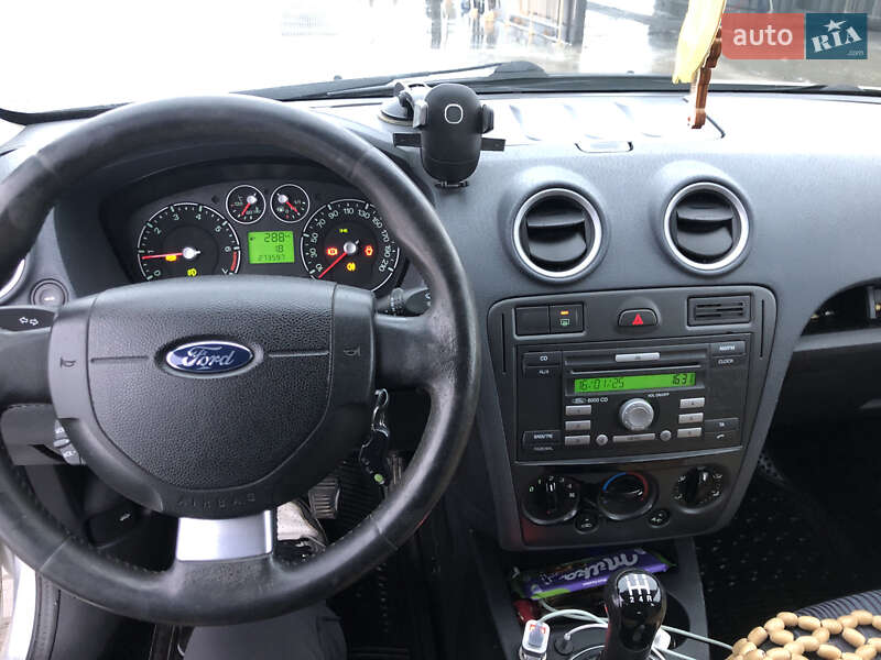 Хэтчбек Ford Fusion 2012 в Яворове