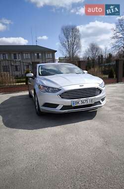 Седан Ford Fusion 2016 в 