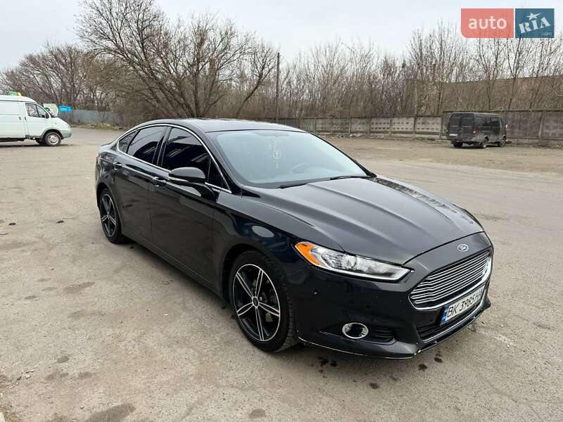 Седан Ford Fusion 2014 в Рівному