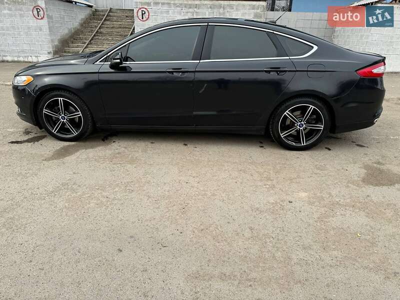 Седан Ford Fusion 2014 в Рівному