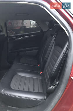 Седан Ford Fusion 2016 в 