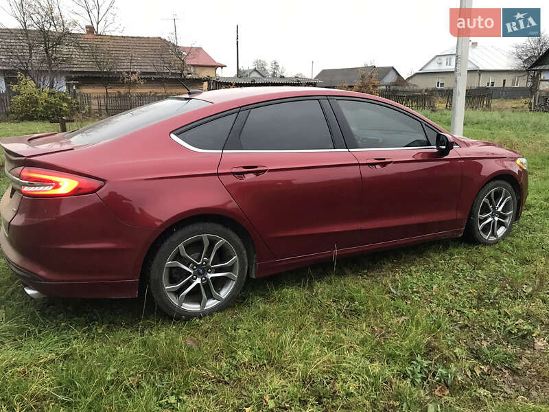 Седан Ford Fusion 2016 в Рожнятові