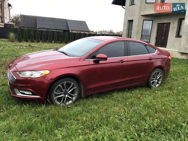 Седан Ford Fusion 2016 в Рожнятові