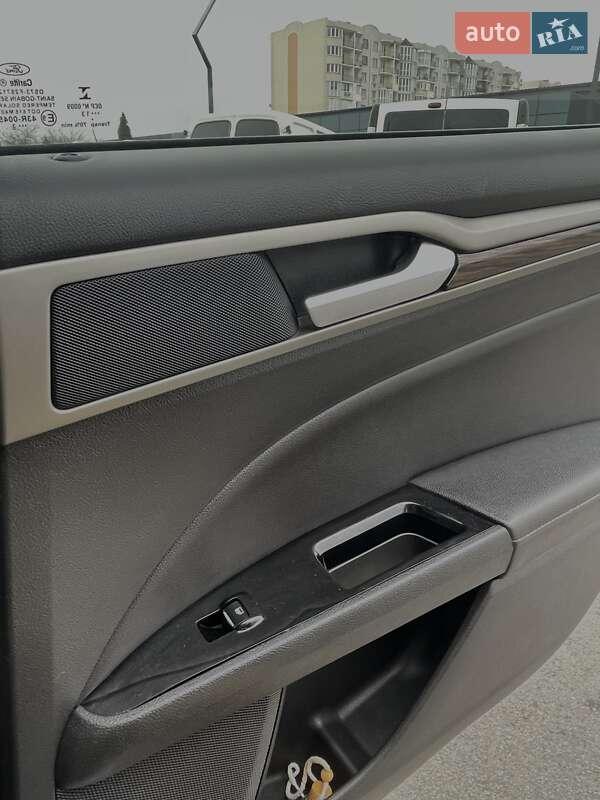 Седан Ford Fusion 2013 в Одесі