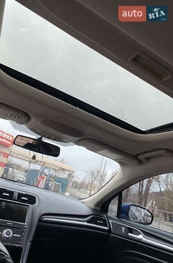 Седан Ford Fusion 2016 в 