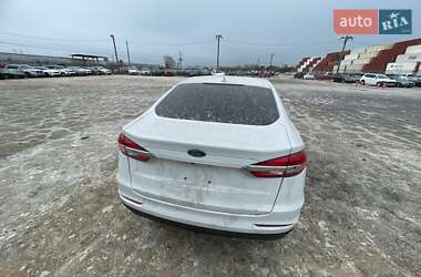 Седан Ford Fusion 2020 в 