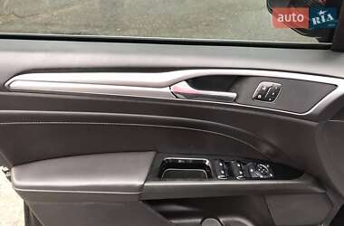 Седан Ford Fusion 2013 в 