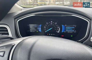 Седан Ford Fusion 2019 в 