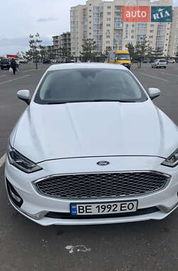 Седан Ford Fusion 2019 в 