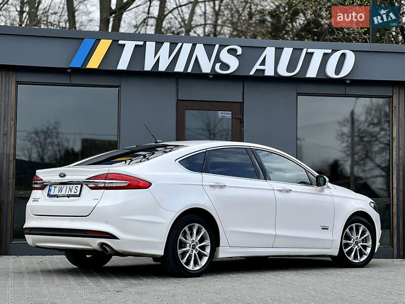 Седан Ford Fusion 2017 в Одесі