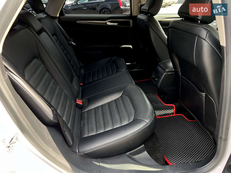 Седан Ford Fusion 2017 в Одесі