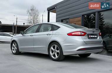 Седан Ford Fusion 2015 в 
