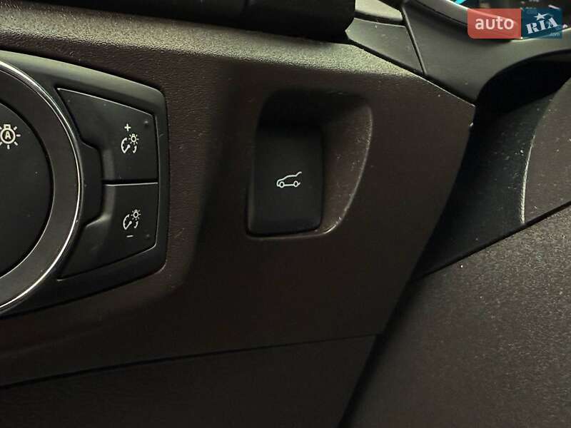 Седан Ford Fusion 2015 в Ровно