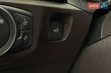 Седан Ford Fusion 2015 в 