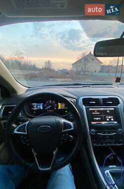 Седан Ford Fusion 2014 в 