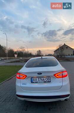 Седан Ford Fusion 2014 в 