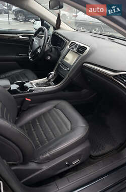 Седан Ford Fusion 2013 в Львове